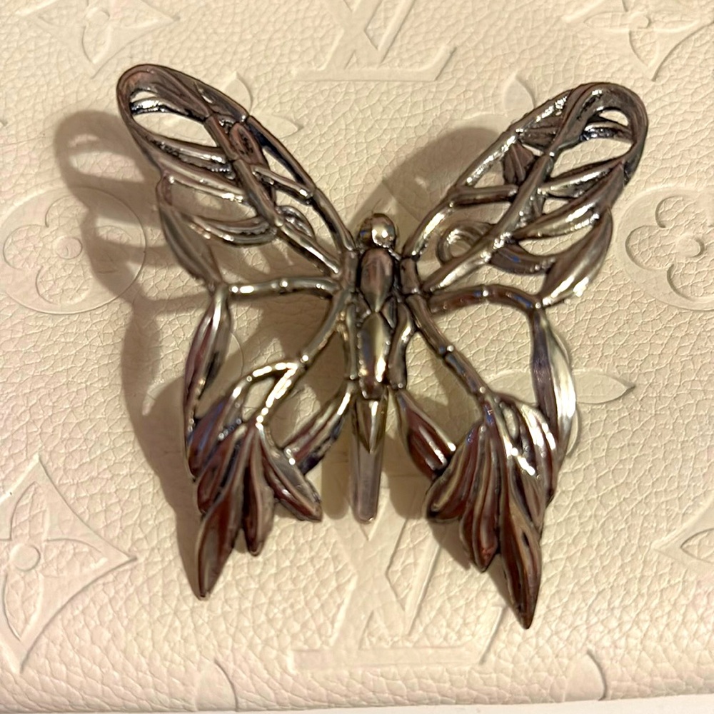 John Hardy Ladies Butterfly‎ Brooch
Rhodium Plated